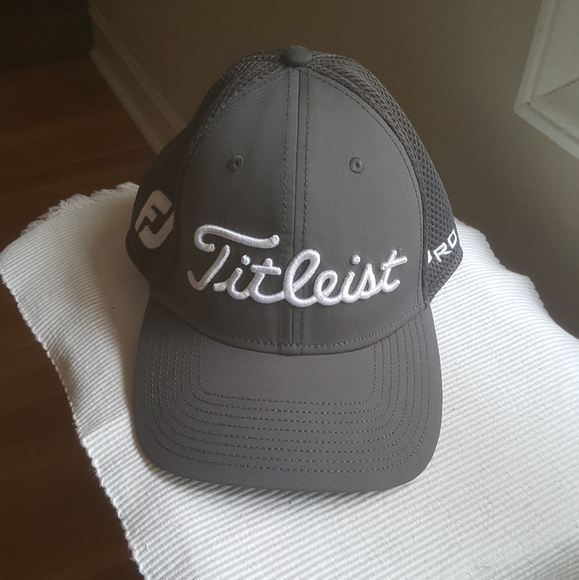 Titleist Hat - Picture 7 of 7
